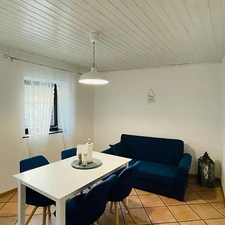 아파트 Family - Soca And Nadiza 코바리드